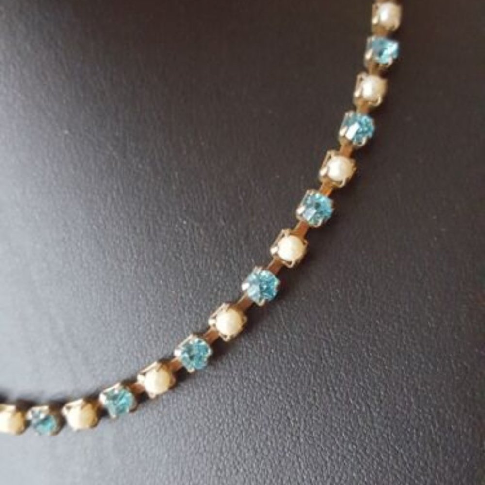 Vintage blue rhinestone faux pearl choker Necklace 14.5"